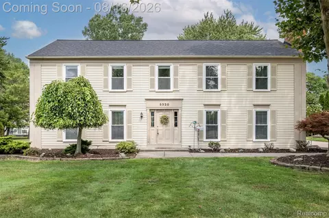 5320 Kingsfield Dr, West Bloomfield, MI 48322