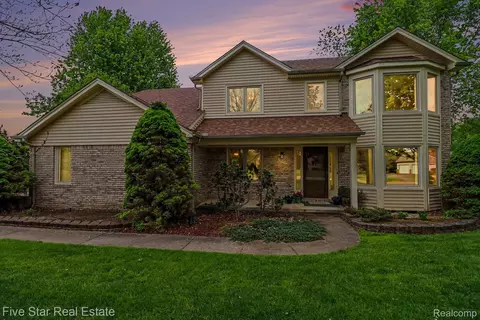 10100 Abrams Frk, Brighton, MI 48114