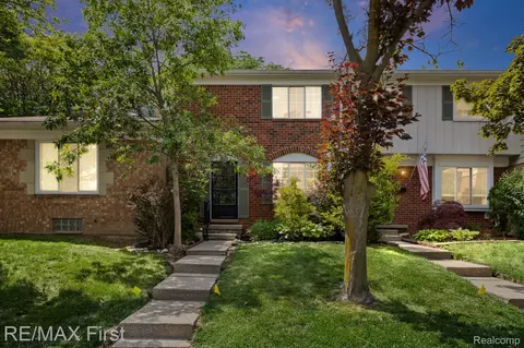 4905 Coventry St, Royal Oak, MI 48073