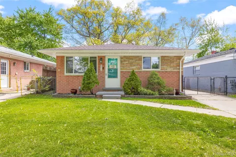 6016 N Berry St, Westland, MI 48185