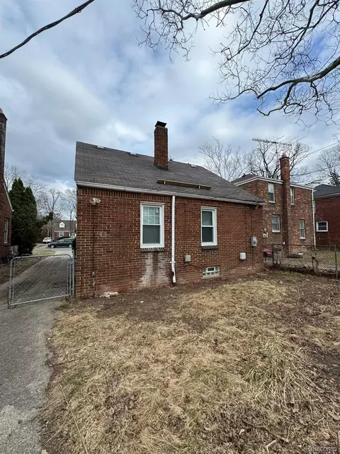 18655 Strasburg St, Detroit, MI 48205