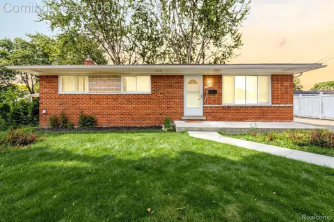 33190 Priehs Ct, Sterling Heights, MI 48312