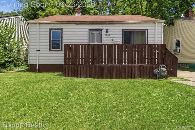 8240 Fielding St, Detroit, MI 48228