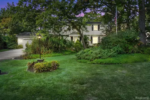 3379 Wormer Dr, Waterford, MI 48329