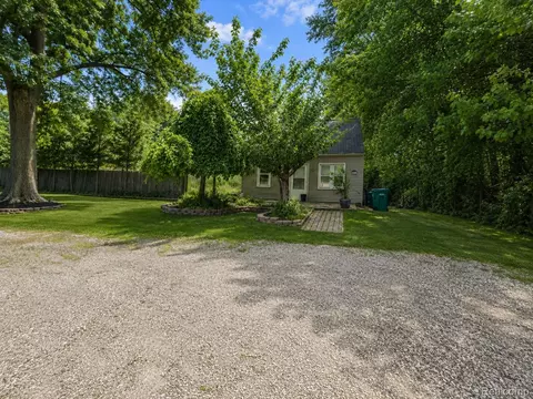 6851 Merriman Rd, Romulus, MI 48174