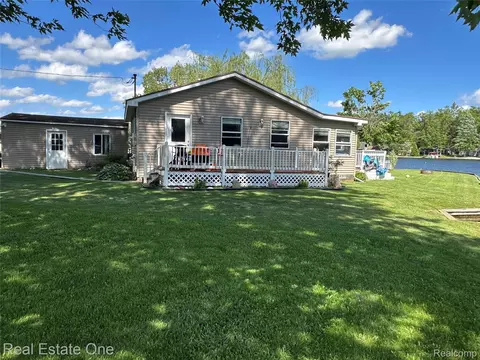 3112 Bull Dog Ln, Surrey, MI 48622