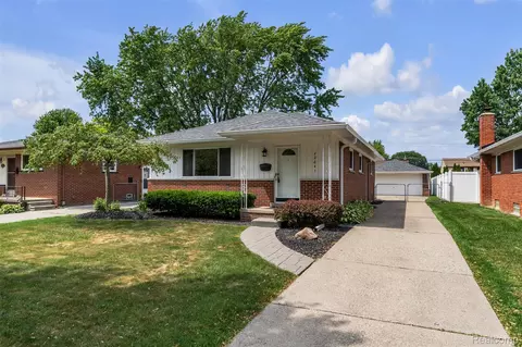 22641 Millenbach St, Saint Clair Shores, MI 48081