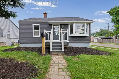1204 8th St, Wyandotte, MI 48192