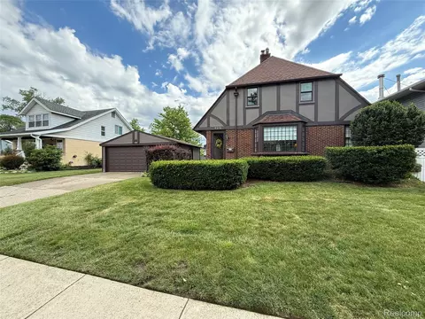 4212 Cooper Ave, Royal Oak, MI 48073