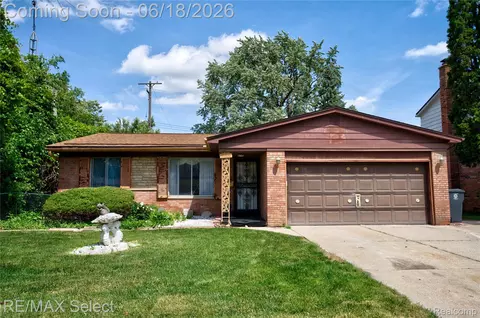 1005 Burlington Dr, Flint, MI 48503