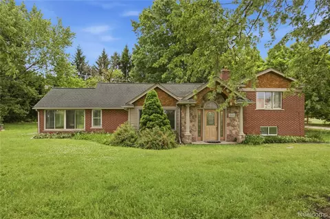 48441 N Territorial Rd, Plymouth, MI 48170