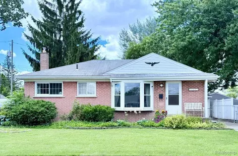 32211 Avondale St, Westland, MI 48186