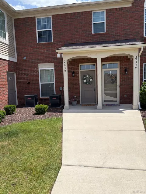 21930 Andover Dr #77, Macomb, MI 48042