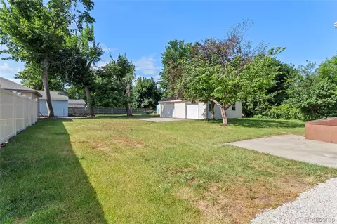 Exterior - 113 W Polly St, Perry, MI 48872 photo 4 of 4