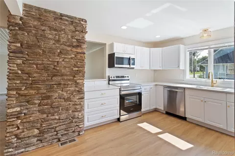 Kitchen - 113 W Polly St, Perry, MI 48872 photo 1 of 3