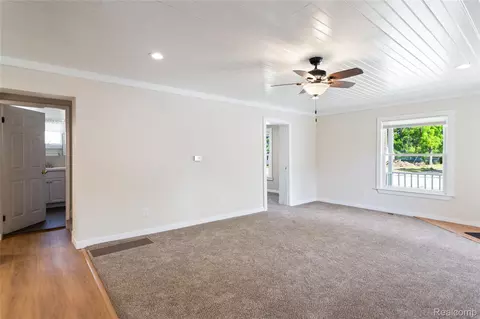 Living - 113 W Polly St, Perry, MI 48872 photo 4 of 4