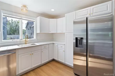 Kitchen - 113 W Polly St, Perry, MI 48872 photo 3 of 3