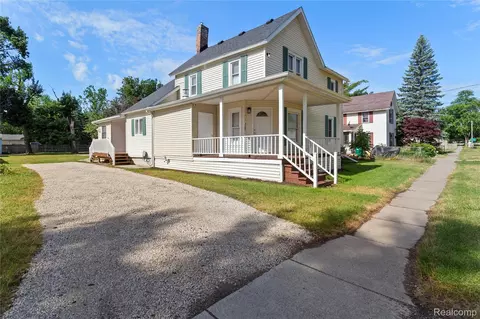 Exterior - 113 W Polly St, Perry, MI 48872 photo 1 of 4