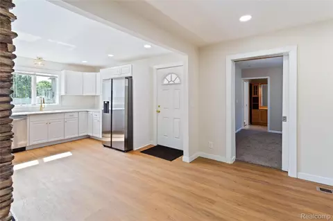 Entry Way - 113 W Polly St, Perry, MI 48872 photo 1 of 2