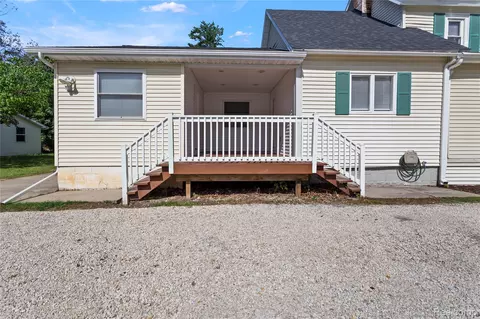 Exterior - 113 W Polly St, Perry, MI 48872 photo 2 of 4