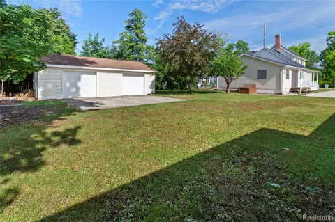 Exterior - 113 W Polly St, Perry, MI 48872 photo 3 of 4