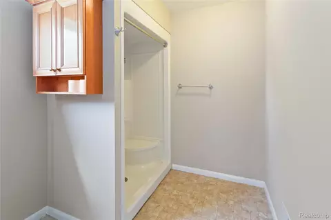 Bath - 113 W Polly St, Perry, MI 48872 photo 6 of 7