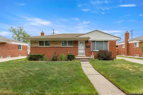 27240 W Pleasant Ridge St, Dearborn Heights, MI 48127