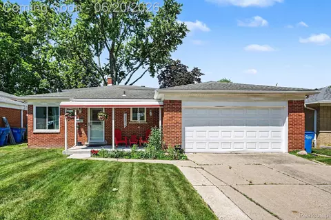 30831 Ridgefield Ave, Warren, MI 48088