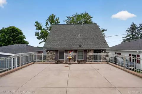 9450 Dexter Pinckney Rd, Dexter, MI 48169