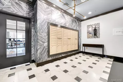 525 W Lafayette Blvd #11D, Detroit, MI 48226