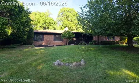 29030 Millbrook Rd, Farmington Hills, MI 48334
