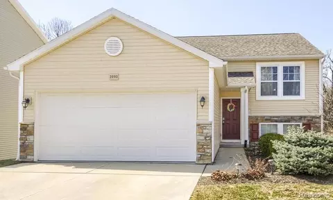 2093 Stillwater Dr, Davison, MI 48423