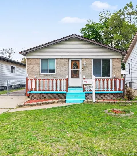 22844 Hillock Ave, Warren, MI 48089