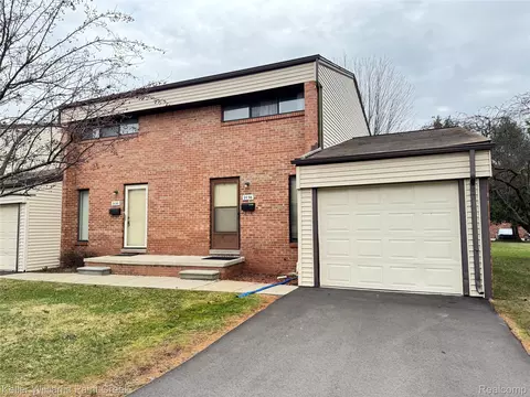 2036 Roman Ct, Warren, MI 48092