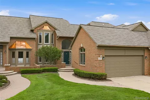 54698 Bellingham Dr #56, Shelby Township, MI 48316