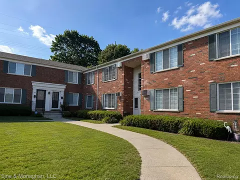 433 Miller Ave #203, Rochester, MI 48307