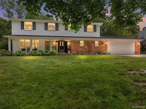 2143 Avoncrest Dr, Rochester Hills, MI 48309