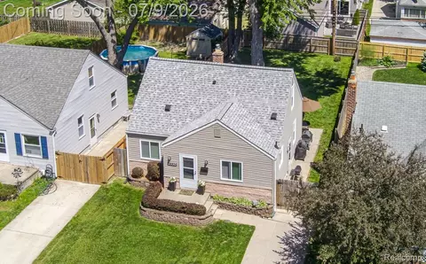 3330 Ellwood Ave, Royal Oak, MI 48073