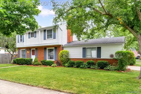 665 Langley Blvd, Clawson, MI 48017