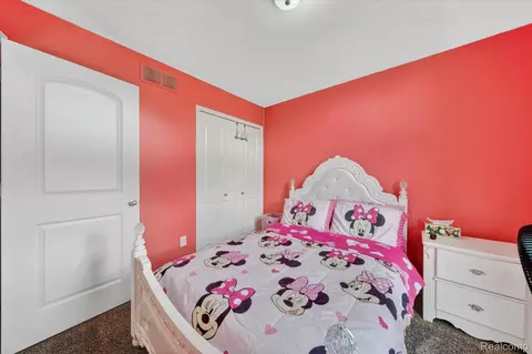 Bedroom - 6119 Treetops Dr, Romulus, MI 48174 photo 6 of 9