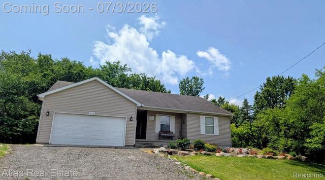 16166 Whitehead Dr, Argentine, MI 48451
