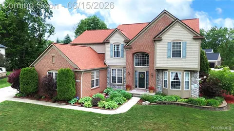 6240 Moonstone Ct, Grand Blanc, MI 48439