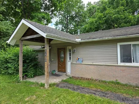 2972 E Textile Rd, Ann Arbor, MI 48108