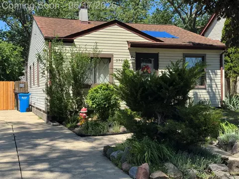 27039 Alden St, Madison Heights, MI 48071