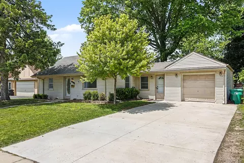 30212 Beechwood St, Garden City, MI 48135