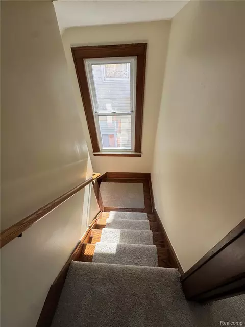 Entry Way - 563 Eureka Rd, Wyandotte, MI 48192 photo 1 of 1