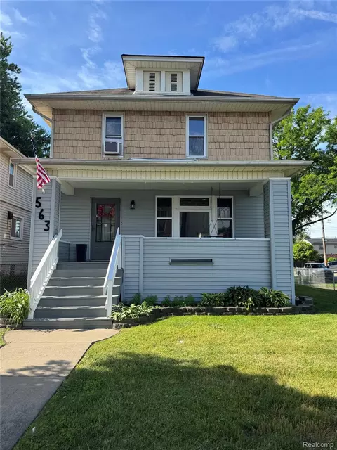 563 Eureka Rd, Wyandotte, MI 48192
