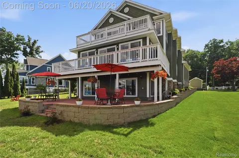 16289 Whitehead Dr, Argentine, MI 48451