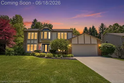 42149 Crestview Cir, Northville, MI 48168