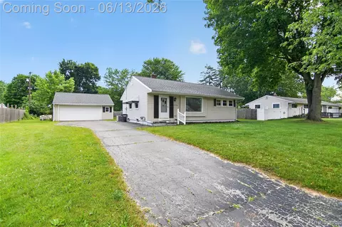 2730 Hillcrest St, Summit, MI 49203